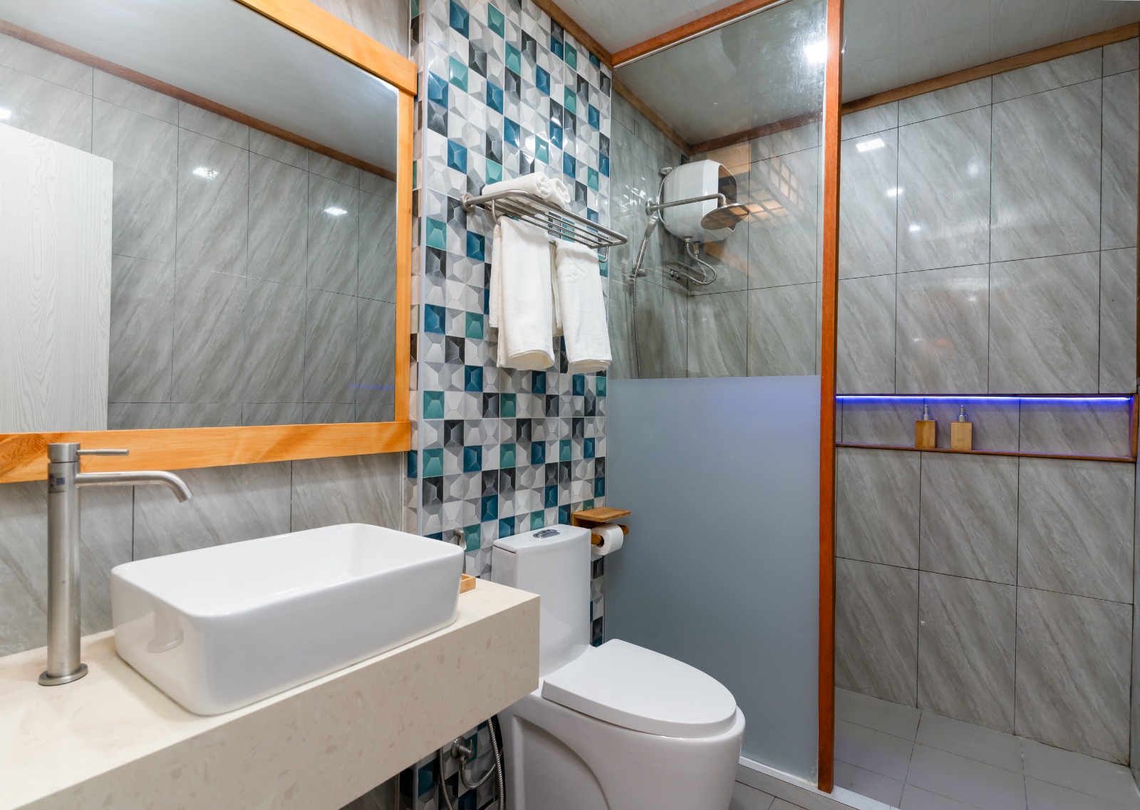 Fully furnished guesthouse room in Ukulhas, Maldives